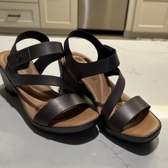 Patrizia Shoes - Chic  Strappy Women's Sandals New never worn